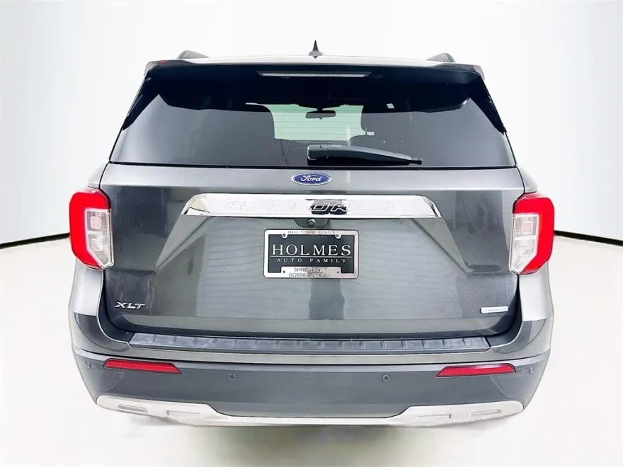 2020 Ford Explorer XLT photo 1