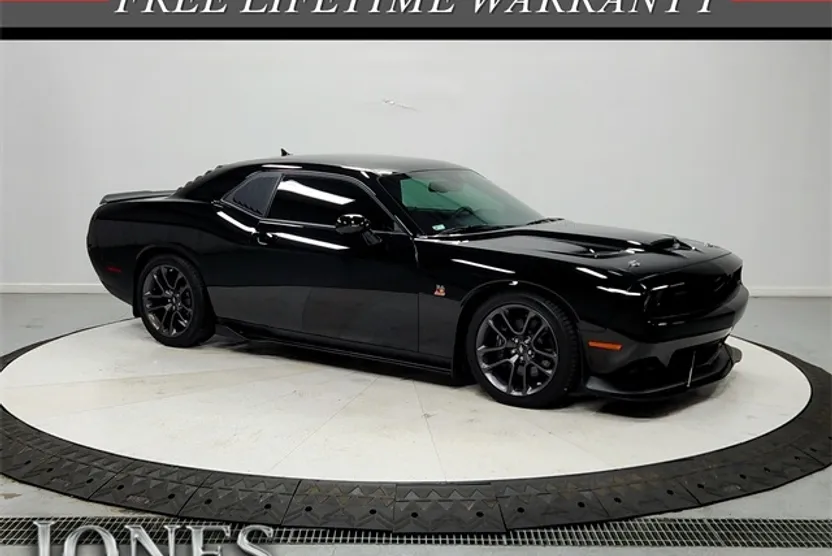 2023 Dodge Challenger R/T Scat Pack photo 1
