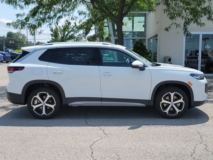 2025 Volkswagen Tiguan SE photo 1