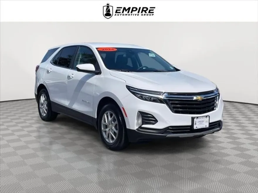2024 Chevrolet Equinox LT photo 1