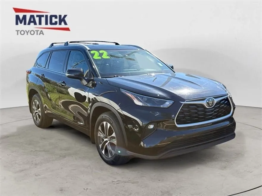 2022 Toyota Highlander XLE photo 1