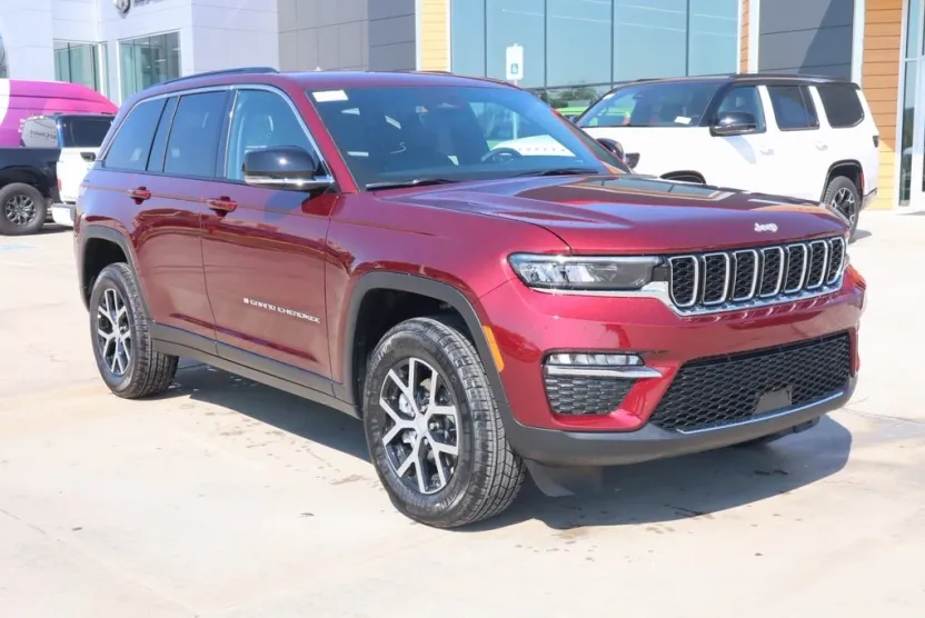2025 Jeep Grand Cherokee Limited photo 1