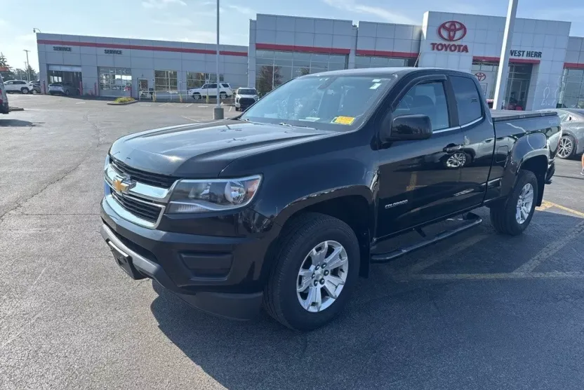 2017 Chevrolet Colorado LT photo 1