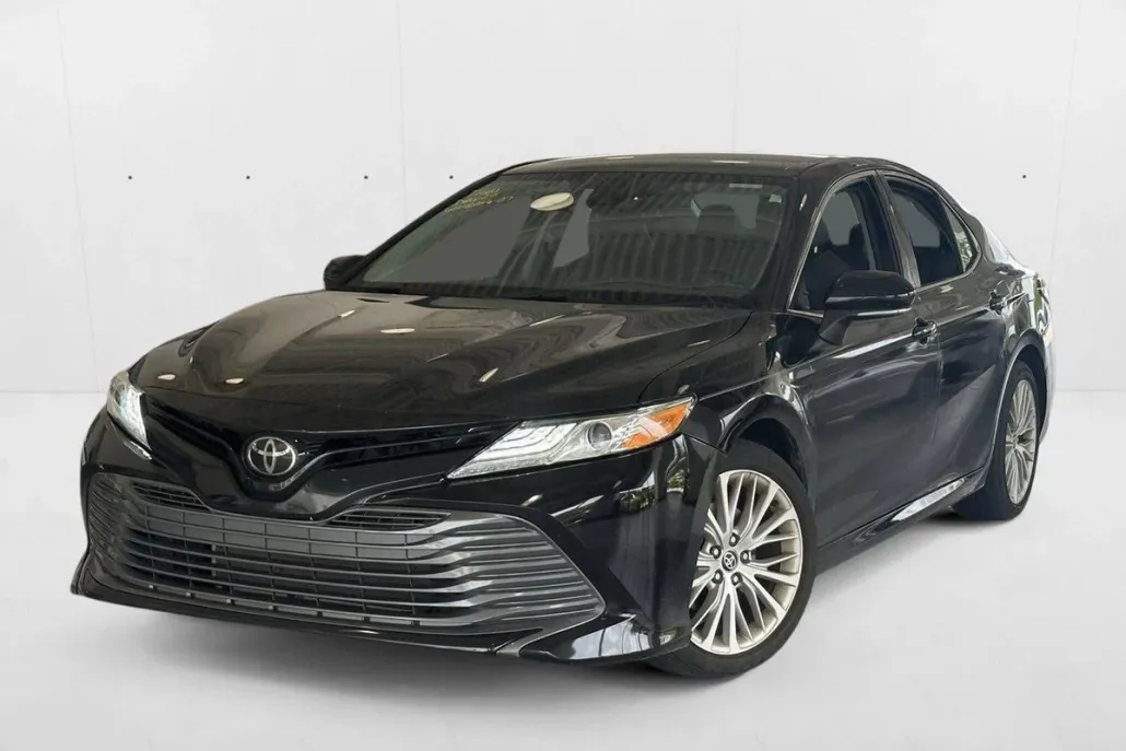 2020 Toyota Camry XLE SE photo 1