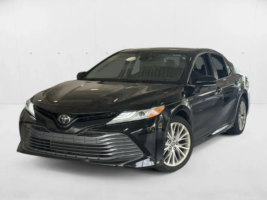 2020 Toyota Camry XLE SE photo 1