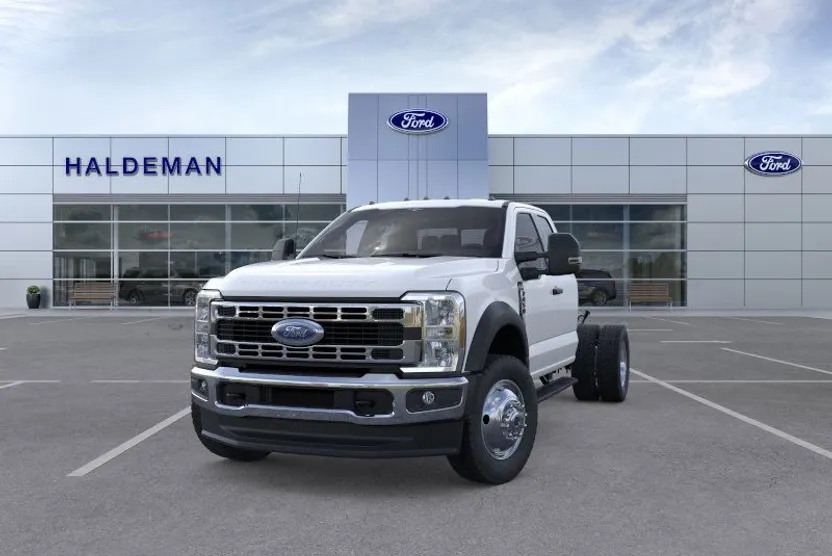 2025 Ford F-450 photo 1