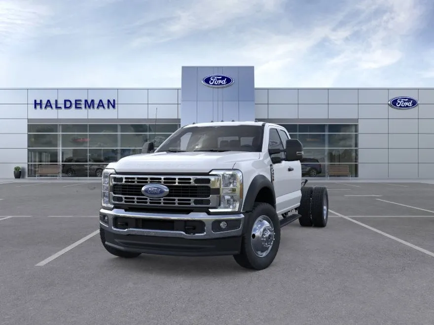 2025 Ford F-450 photo 1