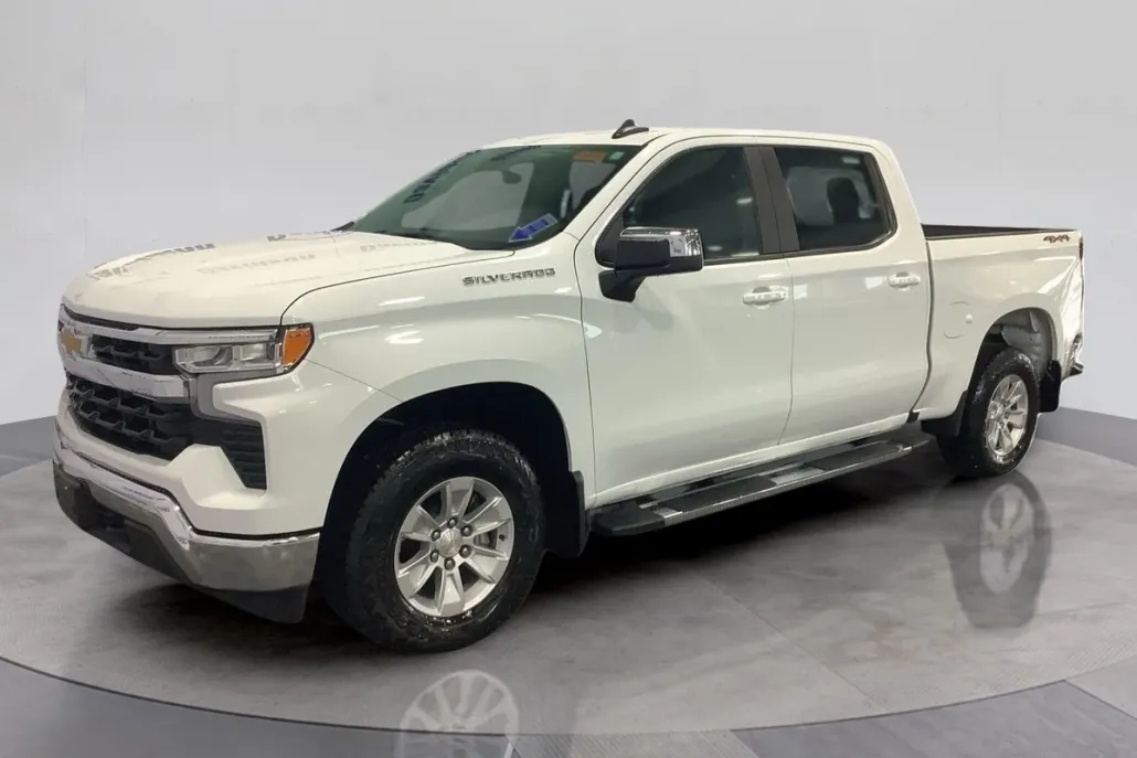 2024 Chevrolet Silverado 1500 LT photo 1