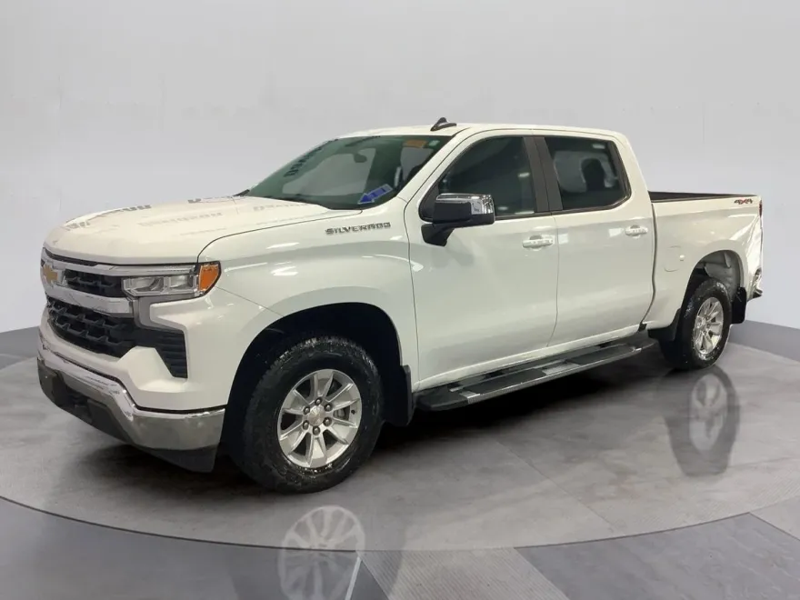 2024 Chevrolet Silverado 1500 LT photo 1