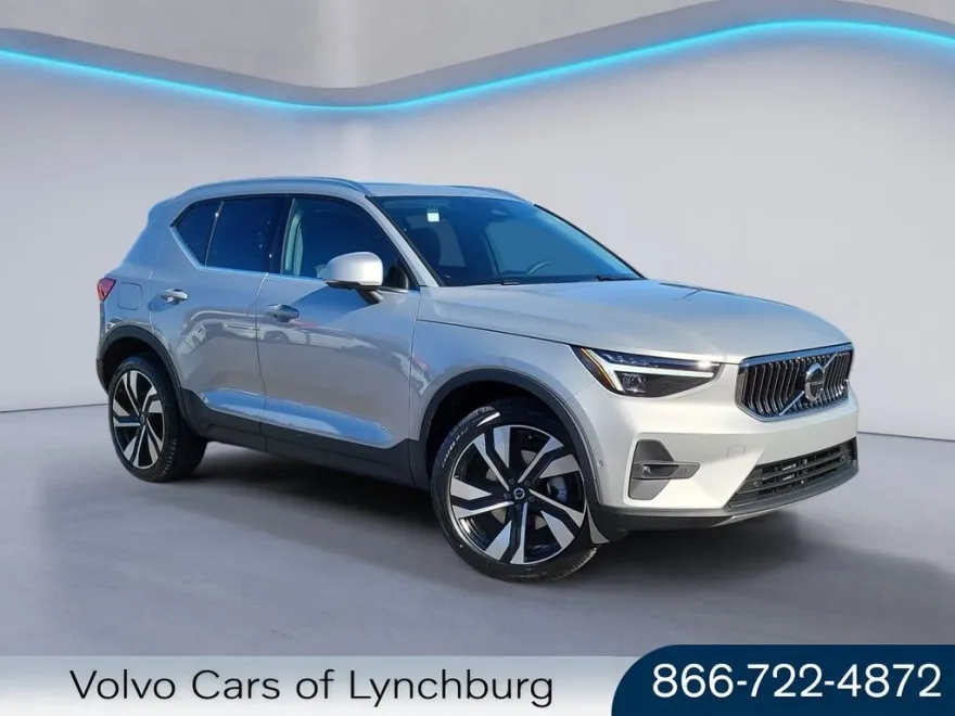 2025 Volvo XC40 Plus photo 1