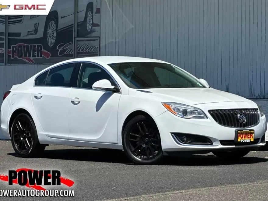 2017 Buick Regal Sport Touring photo 1