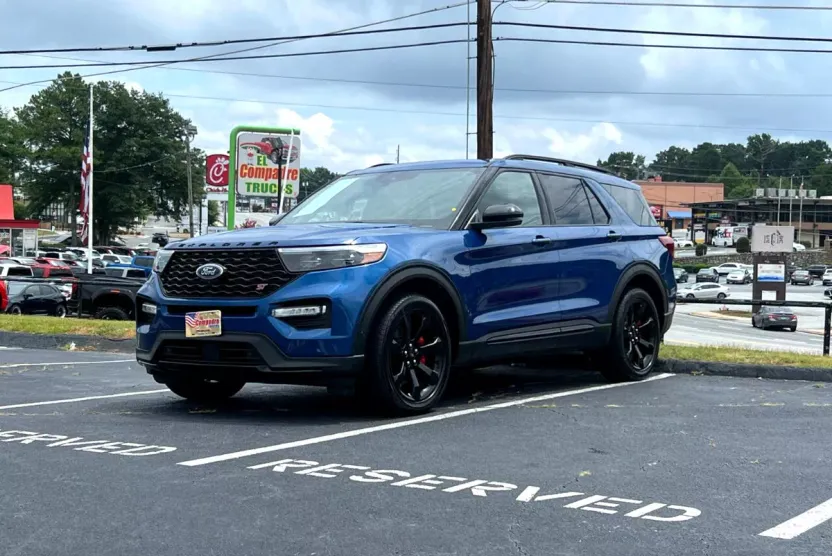 2021 Ford Explorer ST photo 1