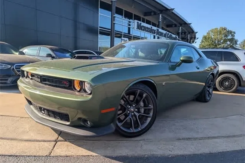 2023 Dodge Challenger R/T Scat Pack photo 1