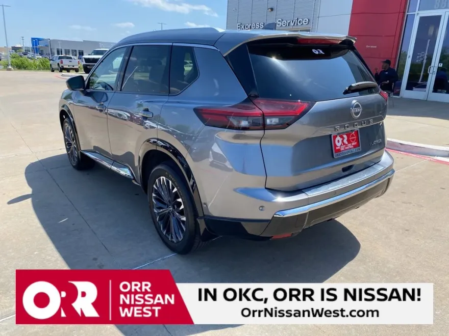 2024 Nissan Rogue Platinum photo 3