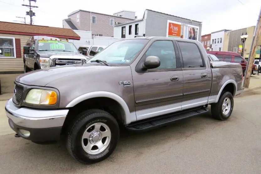 2002 Ford F-150 XLT photo 1
