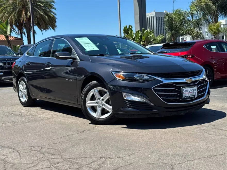 2023 Chevrolet Malibu 1LT photo 1