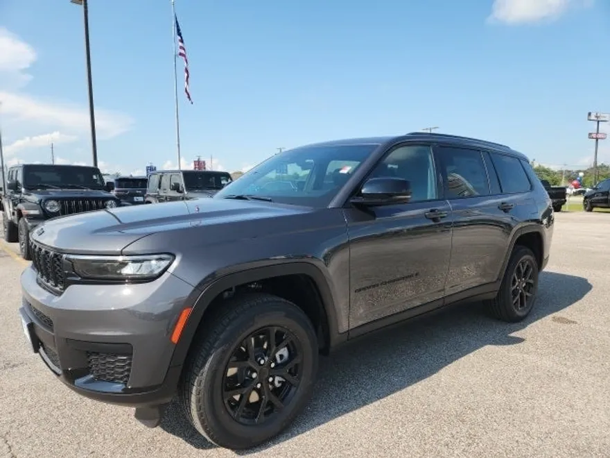 2025 Jeep Grand Cherokee Altitude X photo 1