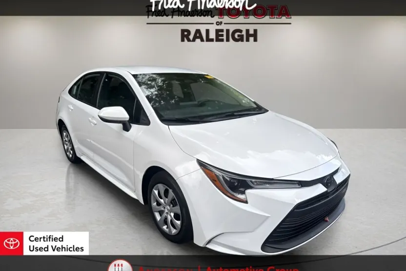 2024 Toyota Corolla LE photo 1