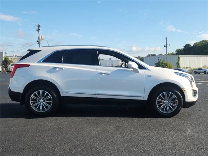 2019 Cadillac XT5 Luxury photo 1