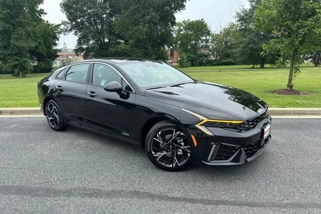2026 Kia K5 GT-Line photo 1