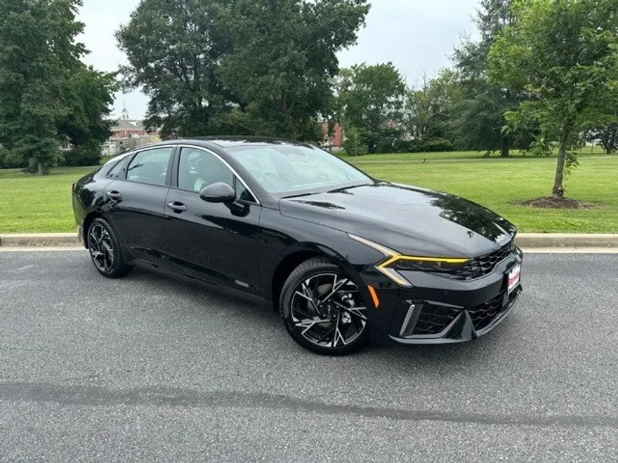 2026 Kia K5 GT-Line photo 1