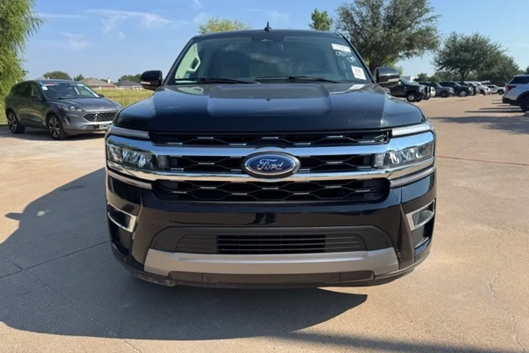 2024 Ford Expedition Limited photo 1