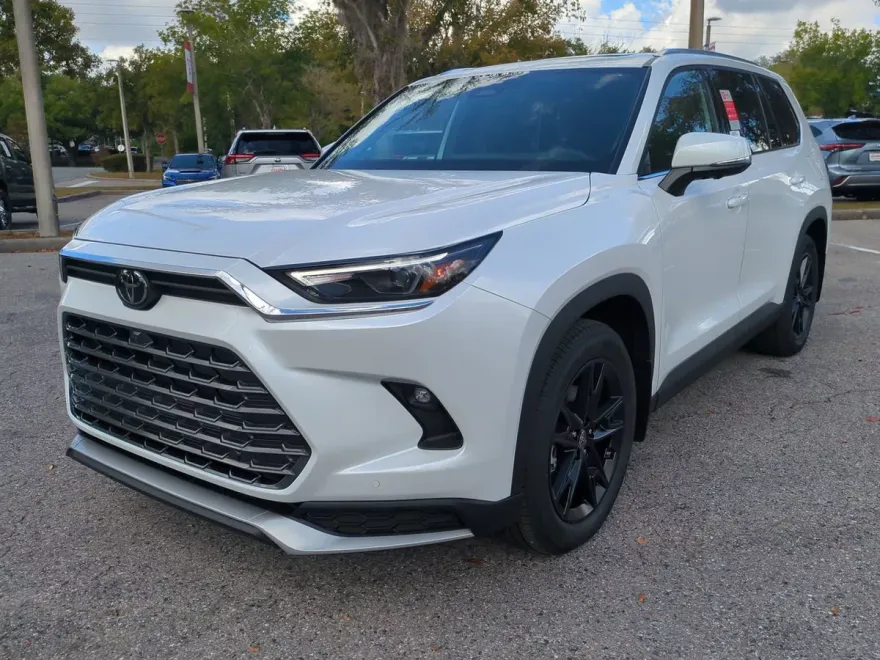 2026 Toyota Grand Highlander Hybrid MAX Platinum photo 1