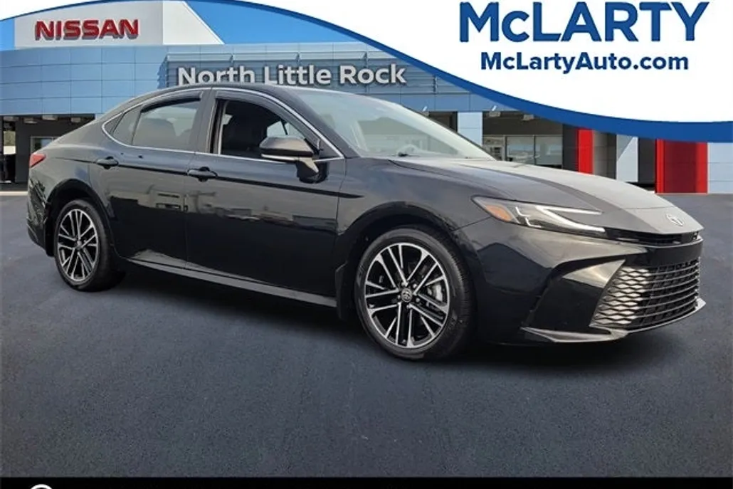 2025 Toyota Camry XLE photo 1