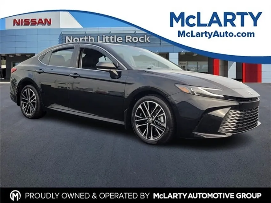 2025 Toyota Camry XLE photo 1