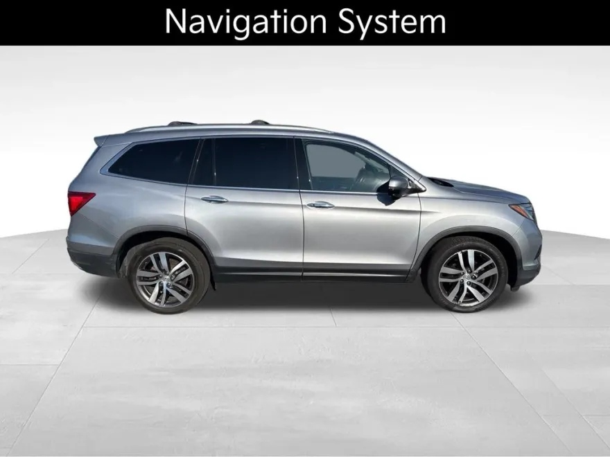 2017 Honda Pilot Touring photo 1