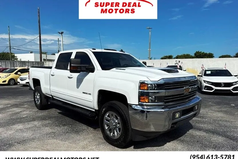 2017 Chevrolet Silverado 3500HD LT photo 1
