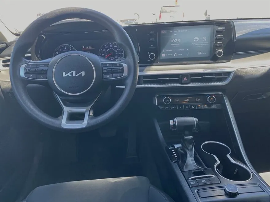 2022 Kia K5 LXS photo 1