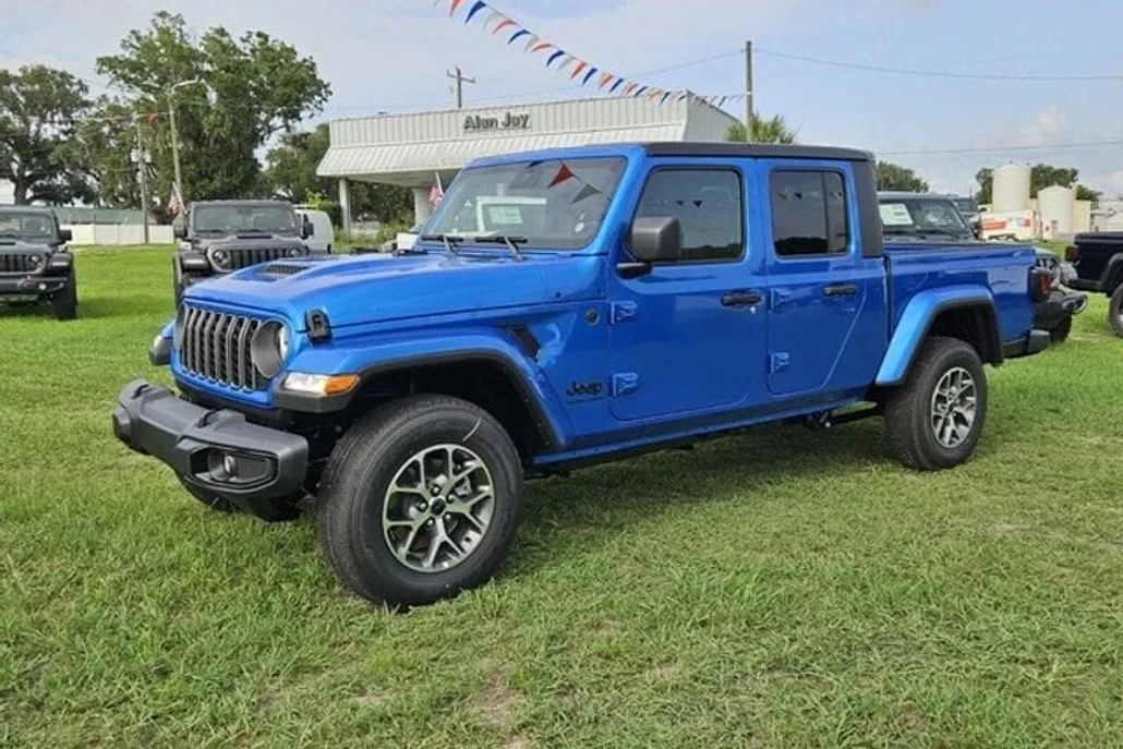 2025 Jeep Gladiator Sport S photo 1