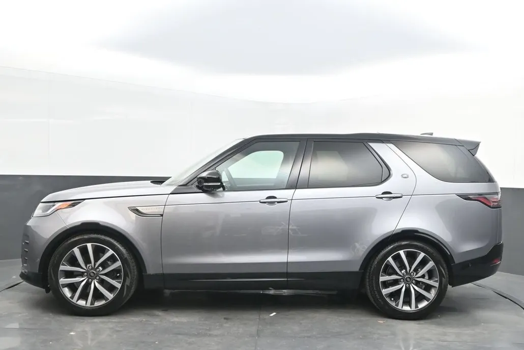 2023 Land Rover Discovery S R-Dynamic photo 1