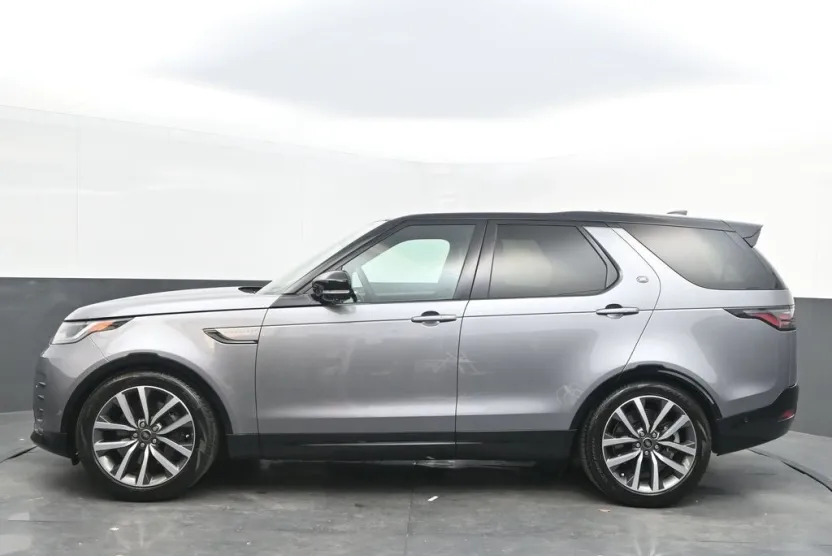 2023 Land Rover Discovery S R-Dynamic photo 1