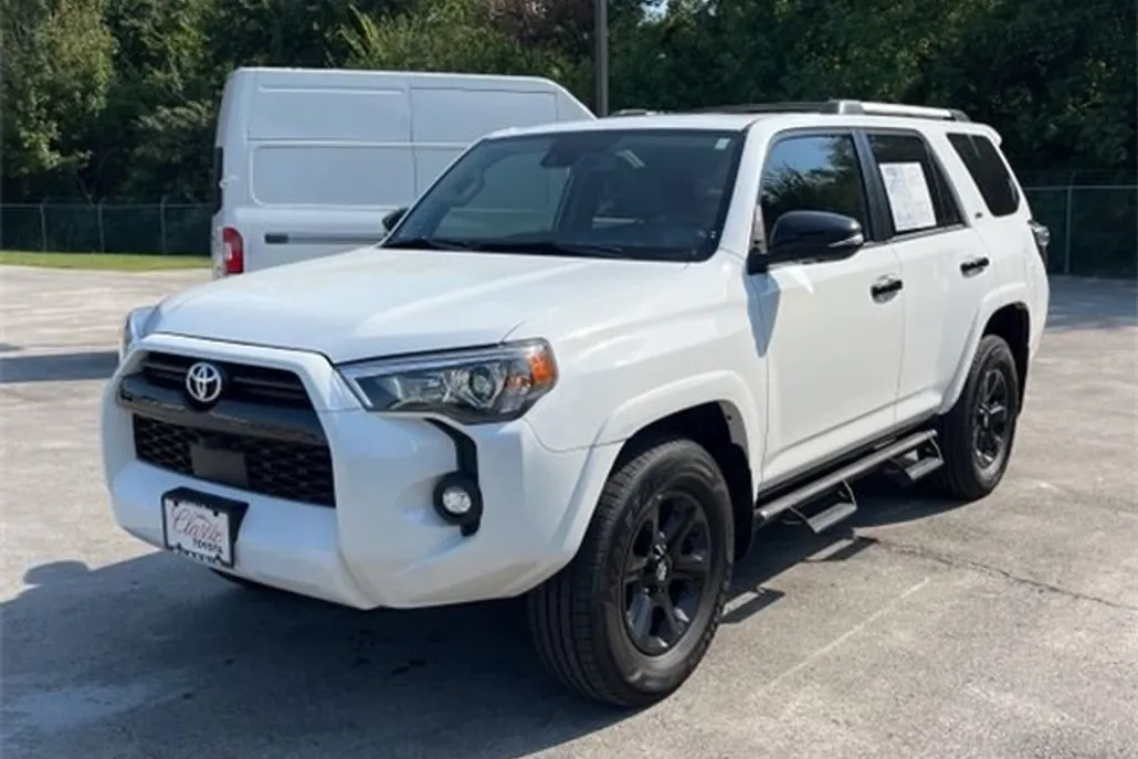 2022 Toyota 4Runner SR5 Premium photo 1
