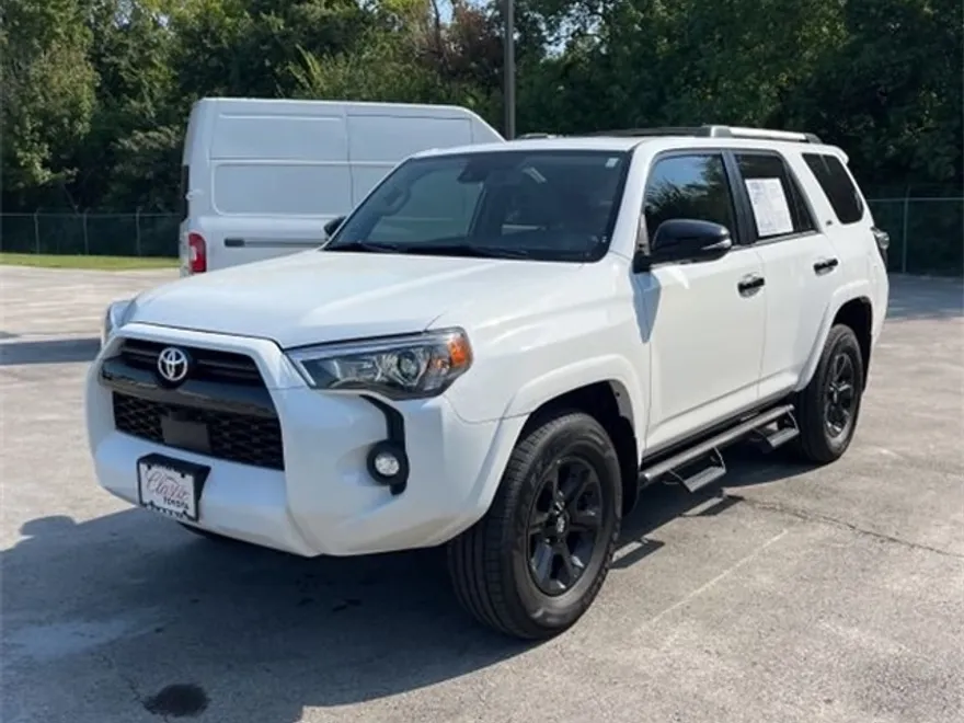 2022 Toyota 4Runner SR5 Premium photo 1
