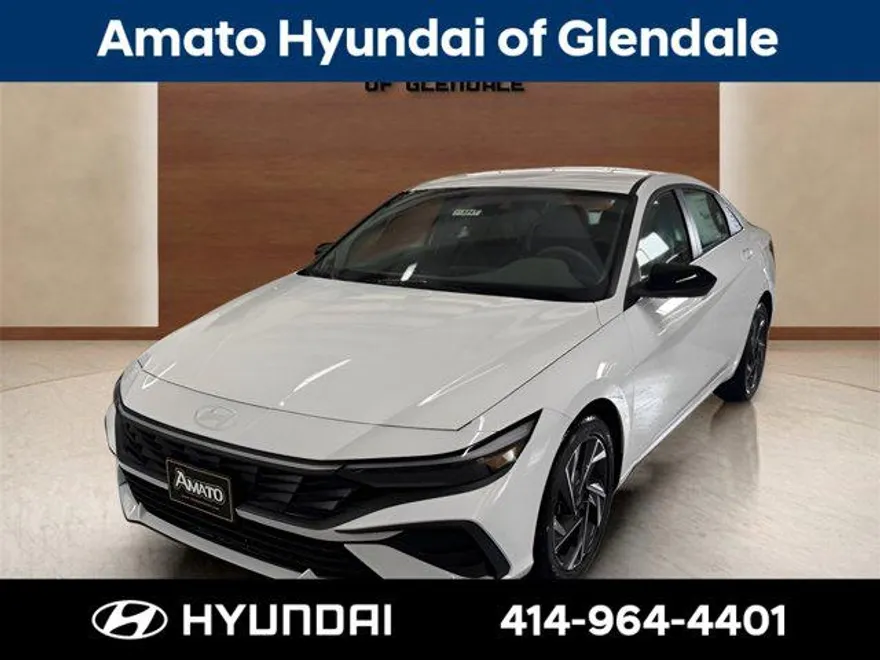 2025 Hyundai Elantra SEL Sport photo 1
