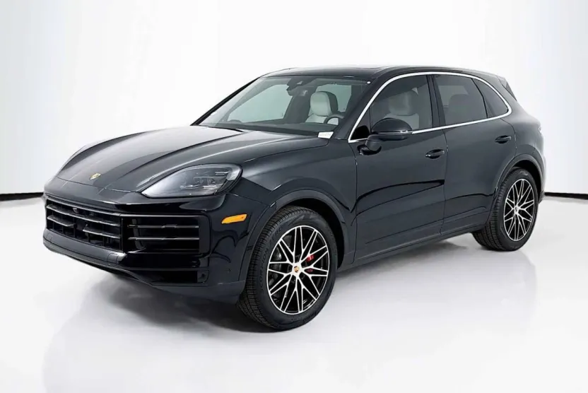2025 Porsche Cayenne S photo 1