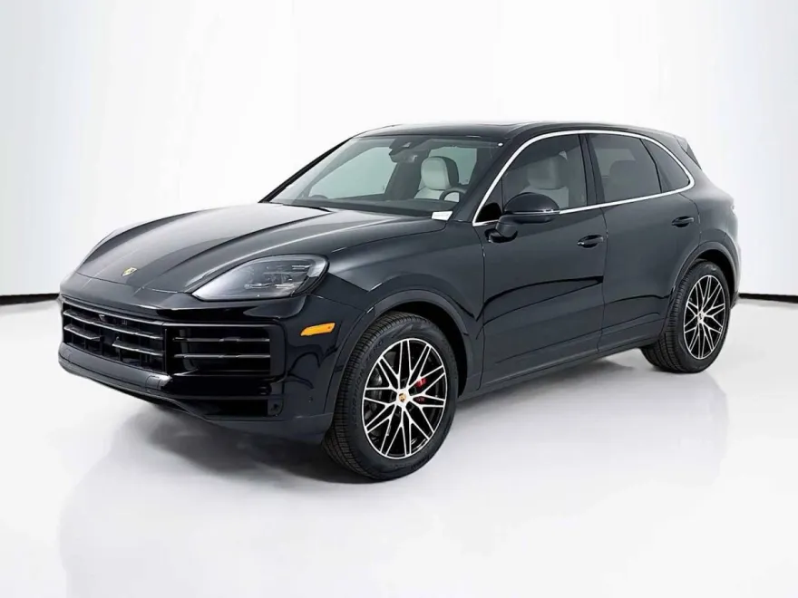 2025 Porsche Cayenne S photo 1