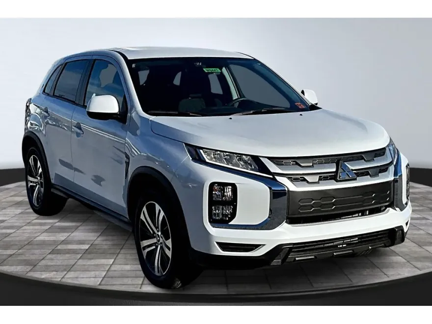 2025 Mitsubishi Outlander Sport ES photo 1