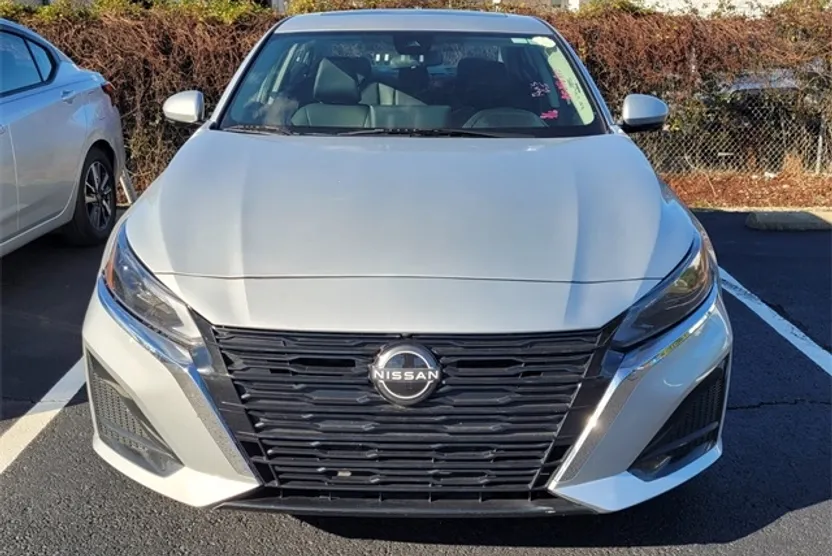 2023 Nissan Altima 2.5 SL photo 1
