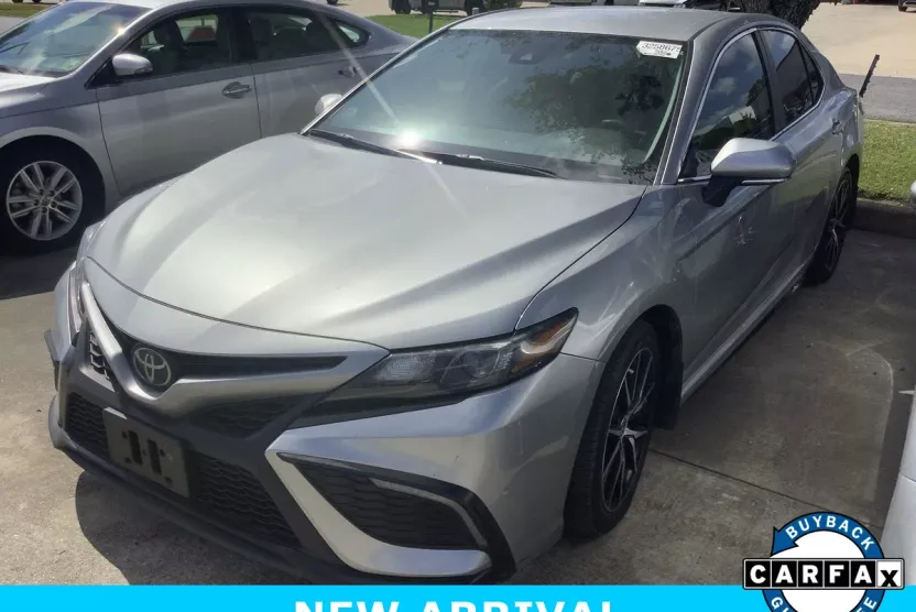 2023 Toyota Camry SE photo 1