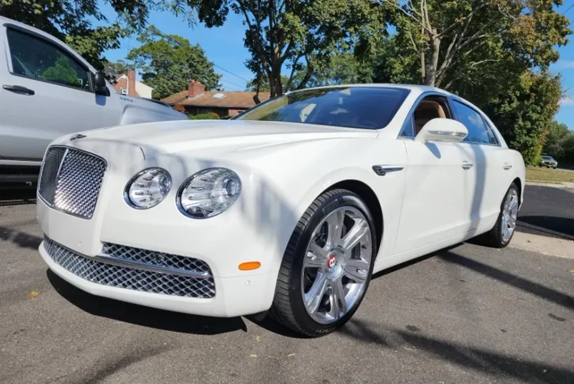 2018 Bentley Flying Spur V8 photo 1