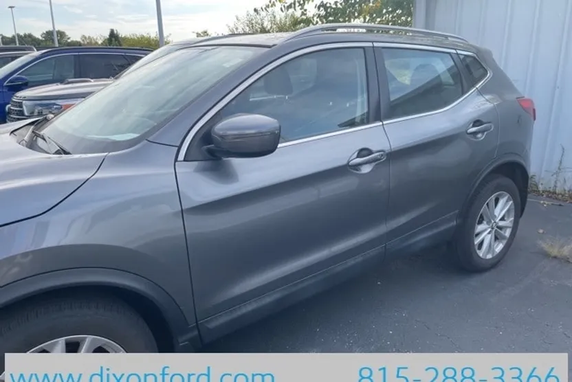 2019 Nissan Rogue Sport SV photo 1