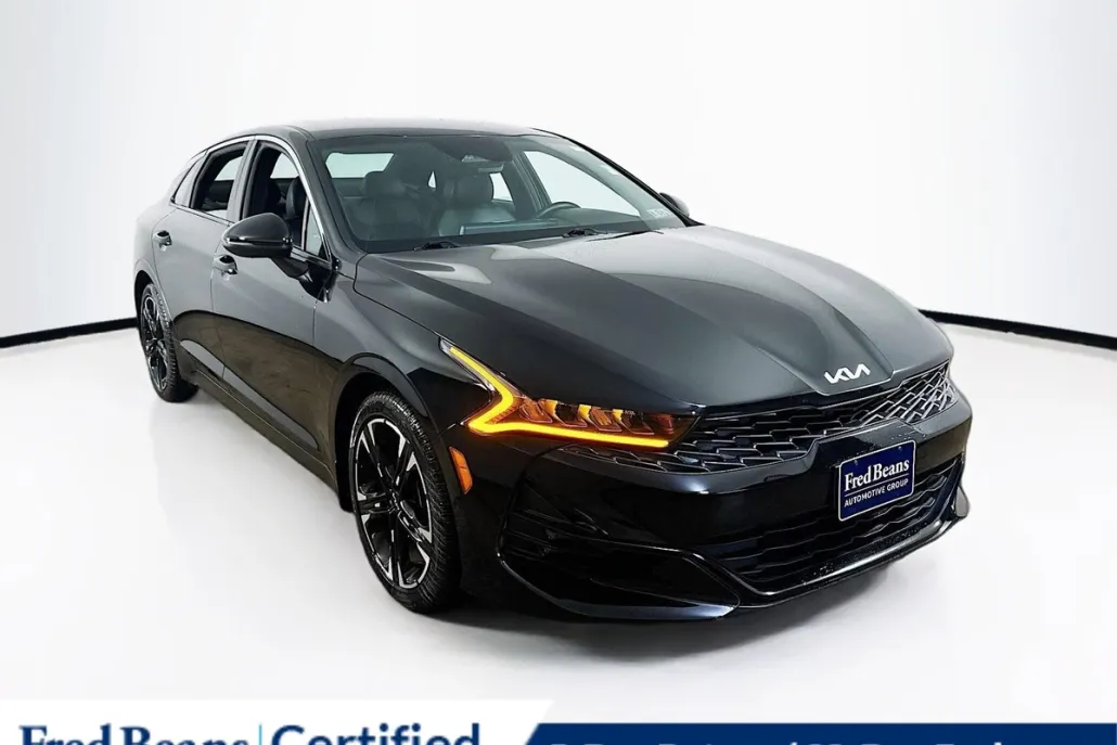2022 Kia K5 GT-Line photo 1