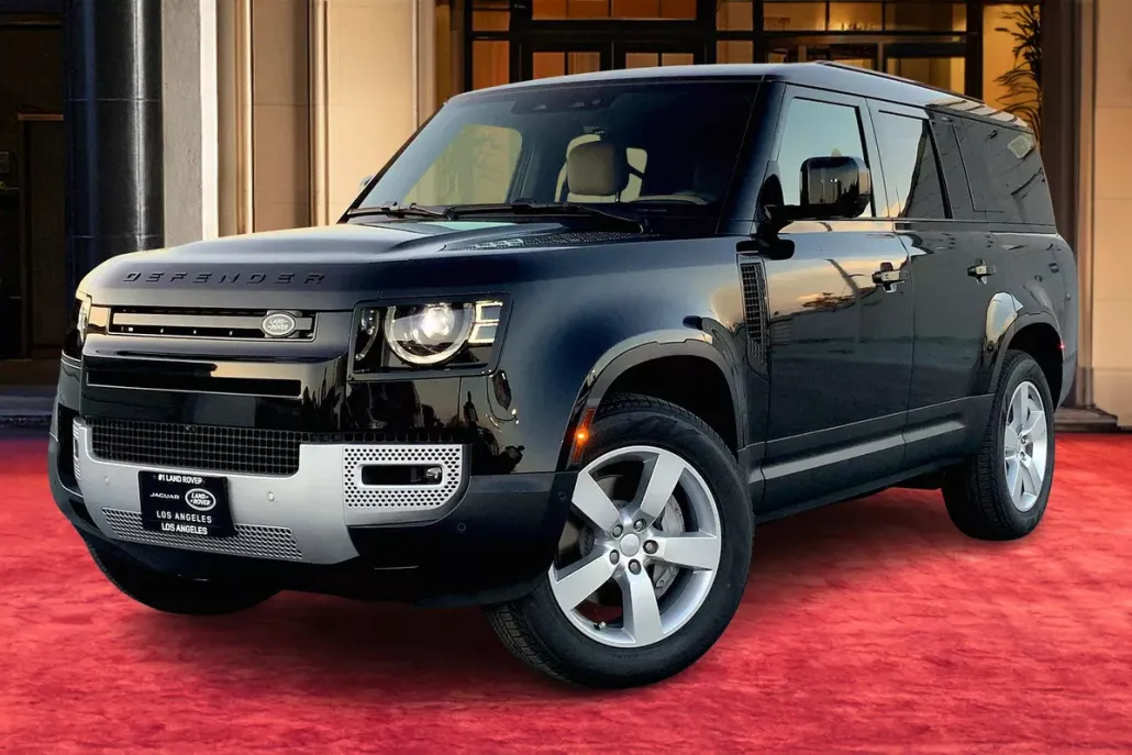 2025 Land Rover Defender 130 S photo 1