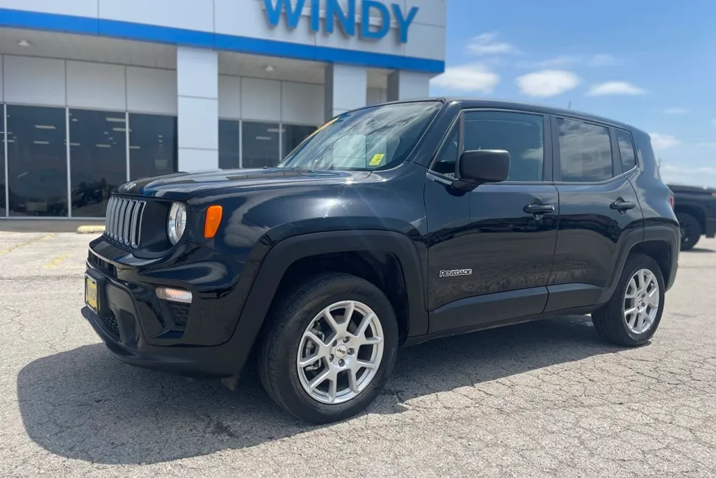 2023 Jeep Renegade Latitude photo 1