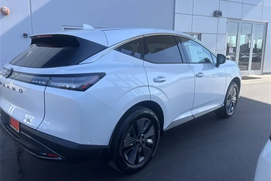 2025 Nissan Murano SL photo 1