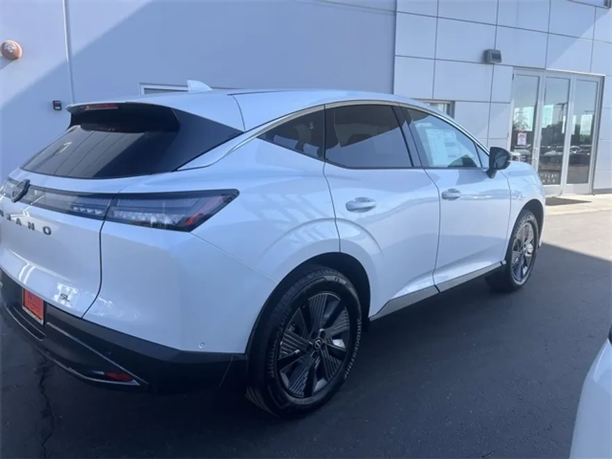 2025 Nissan Murano SL photo 1